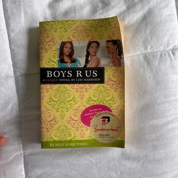 The Clique Book Series by Lisi Harrison - Picture 4 of 10